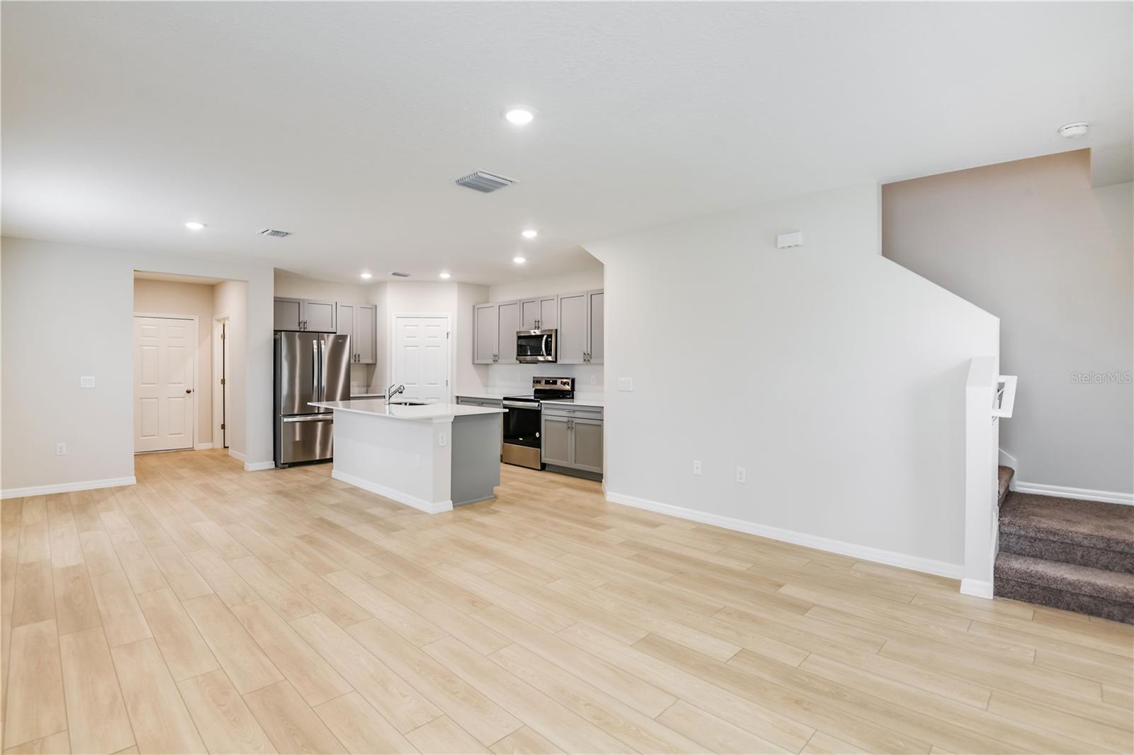 9867 Pelican Coast, Dade City, FL 33525