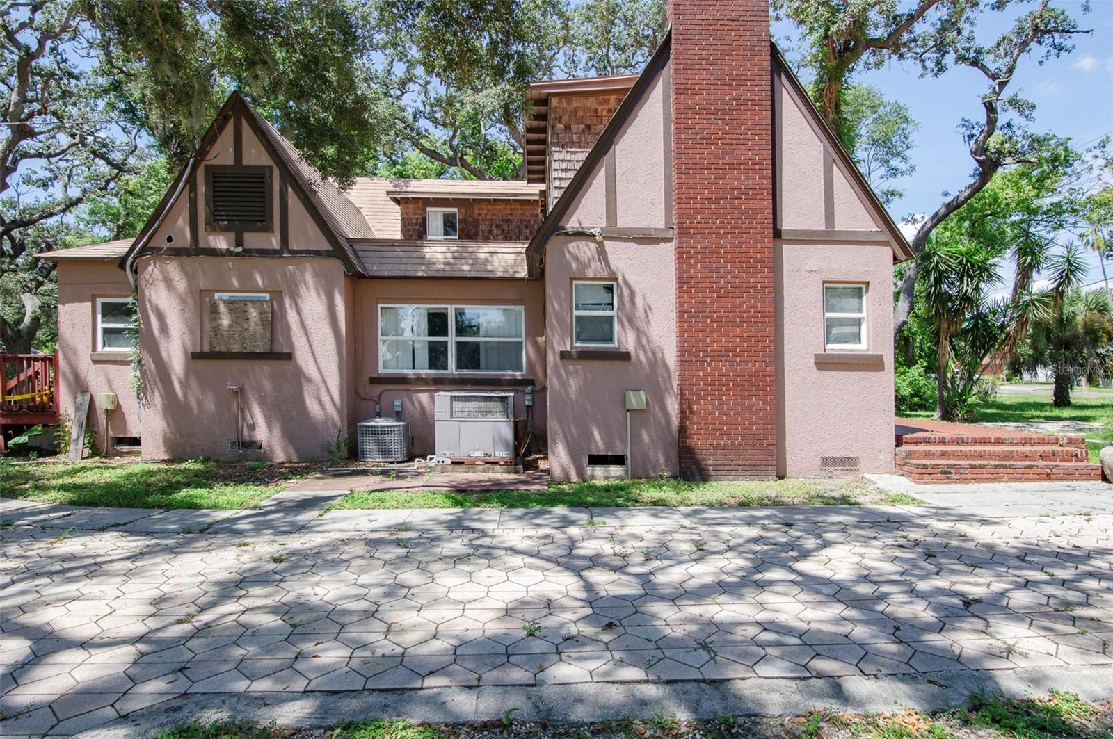 1510 22nd, St Petersburg, FL 33705