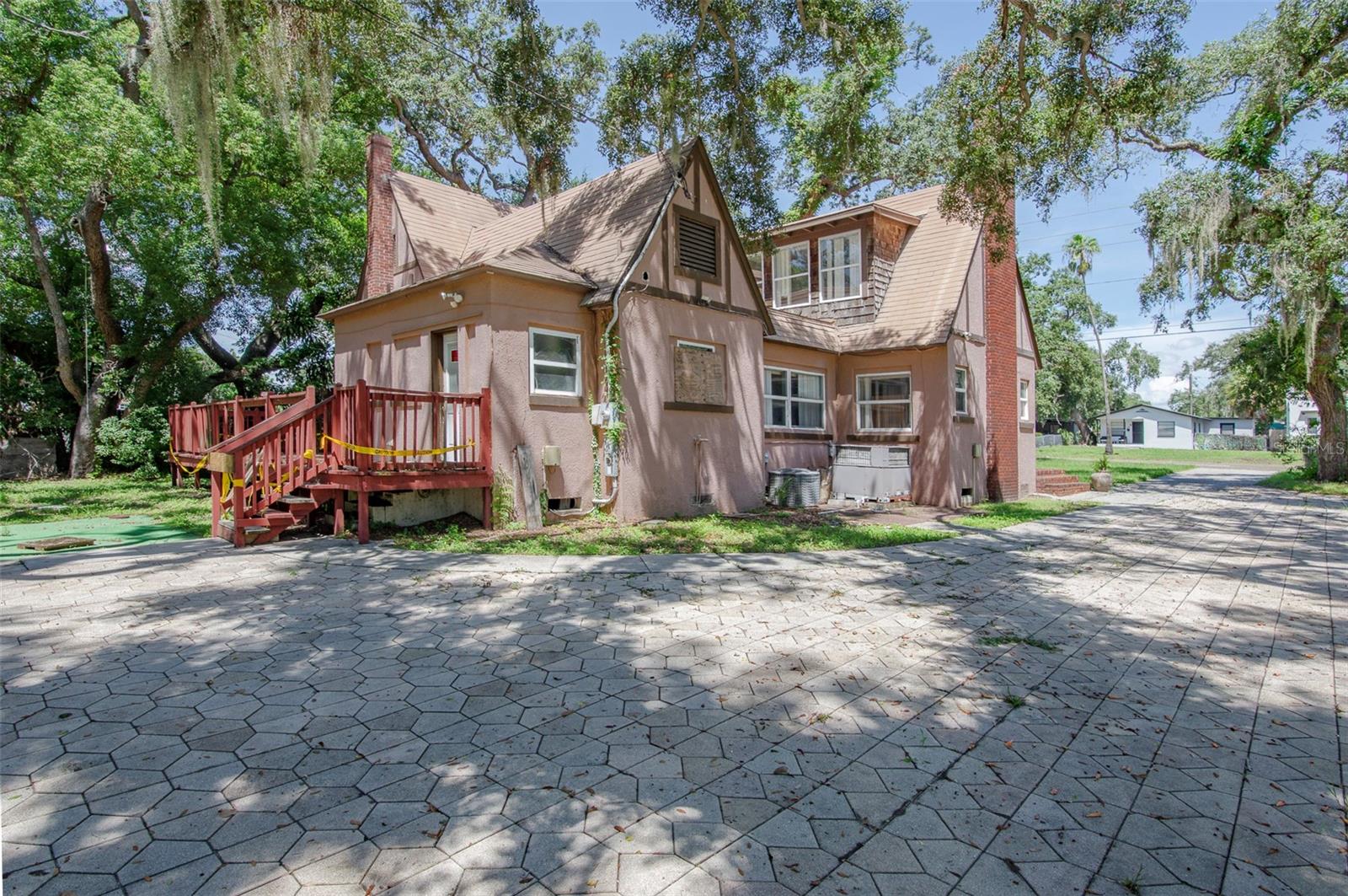 1510 22nd, St Petersburg, FL 33705