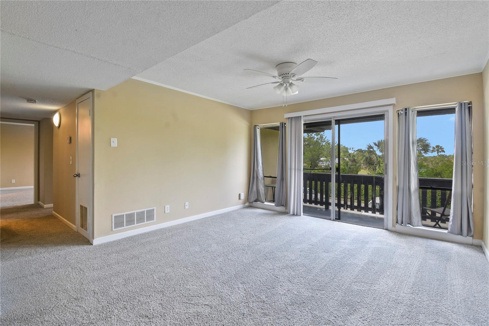 40 Club House Unit 207, Palm Coast, FL 32137