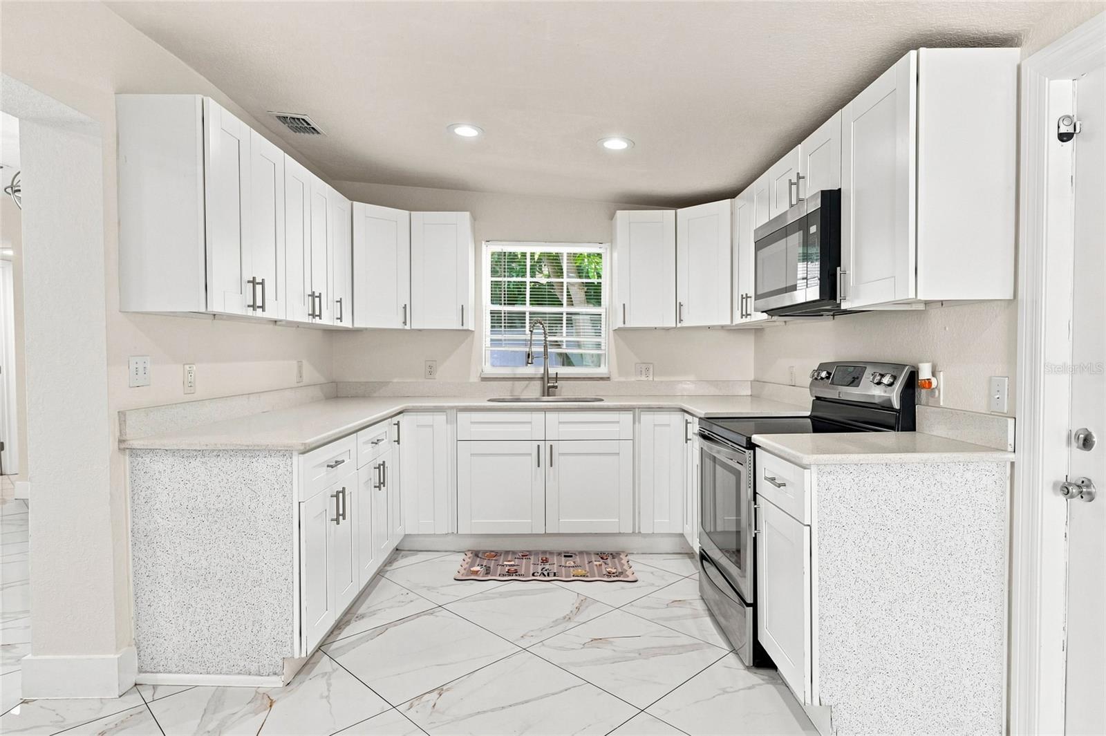 7805 Winston, Tampa, FL 33615