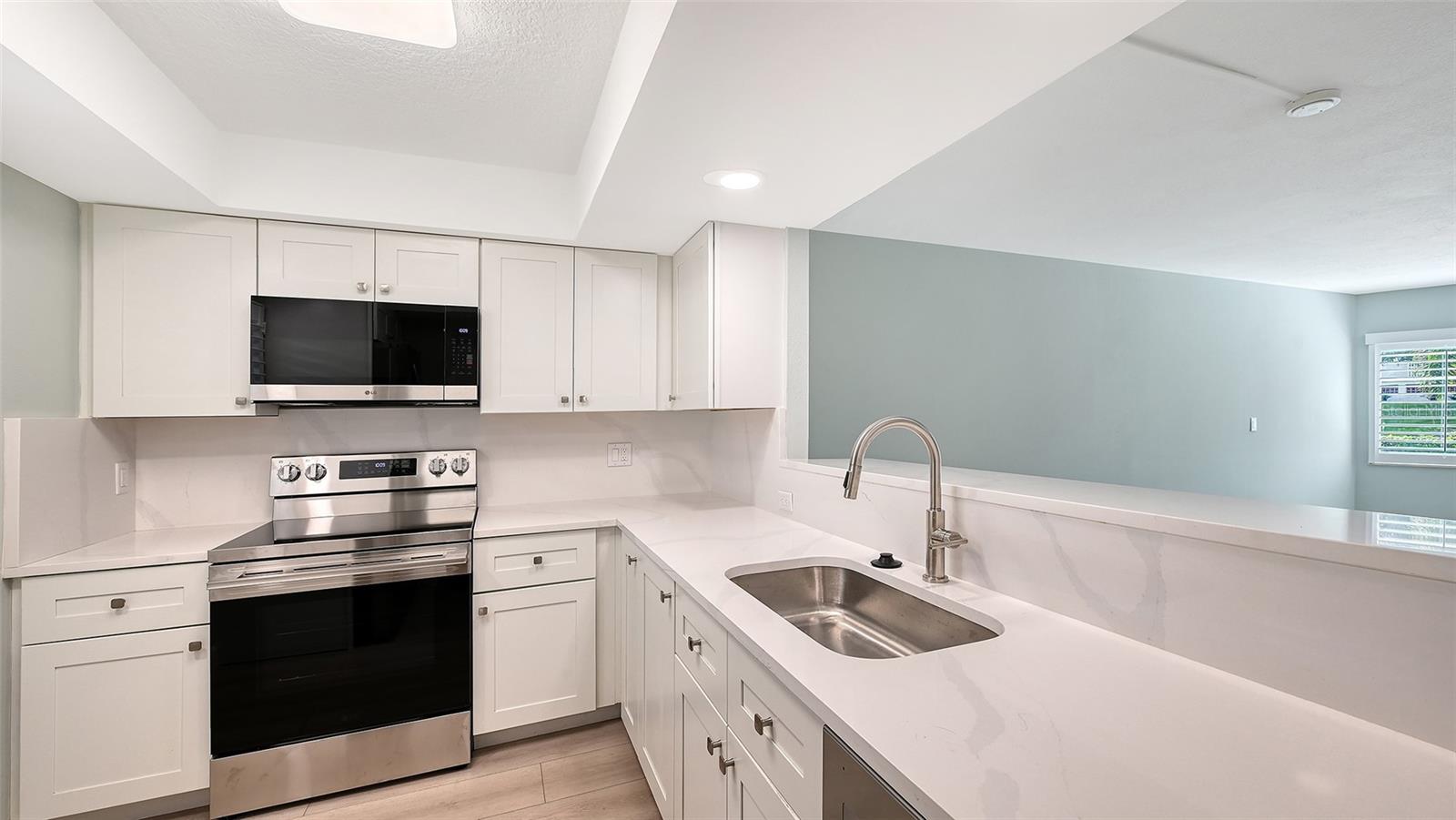 1300 Portofino Unit 103, Sarasota, FL 34242
