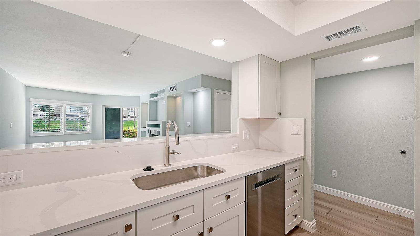 1300 Portofino Unit 103, Sarasota, FL 34242