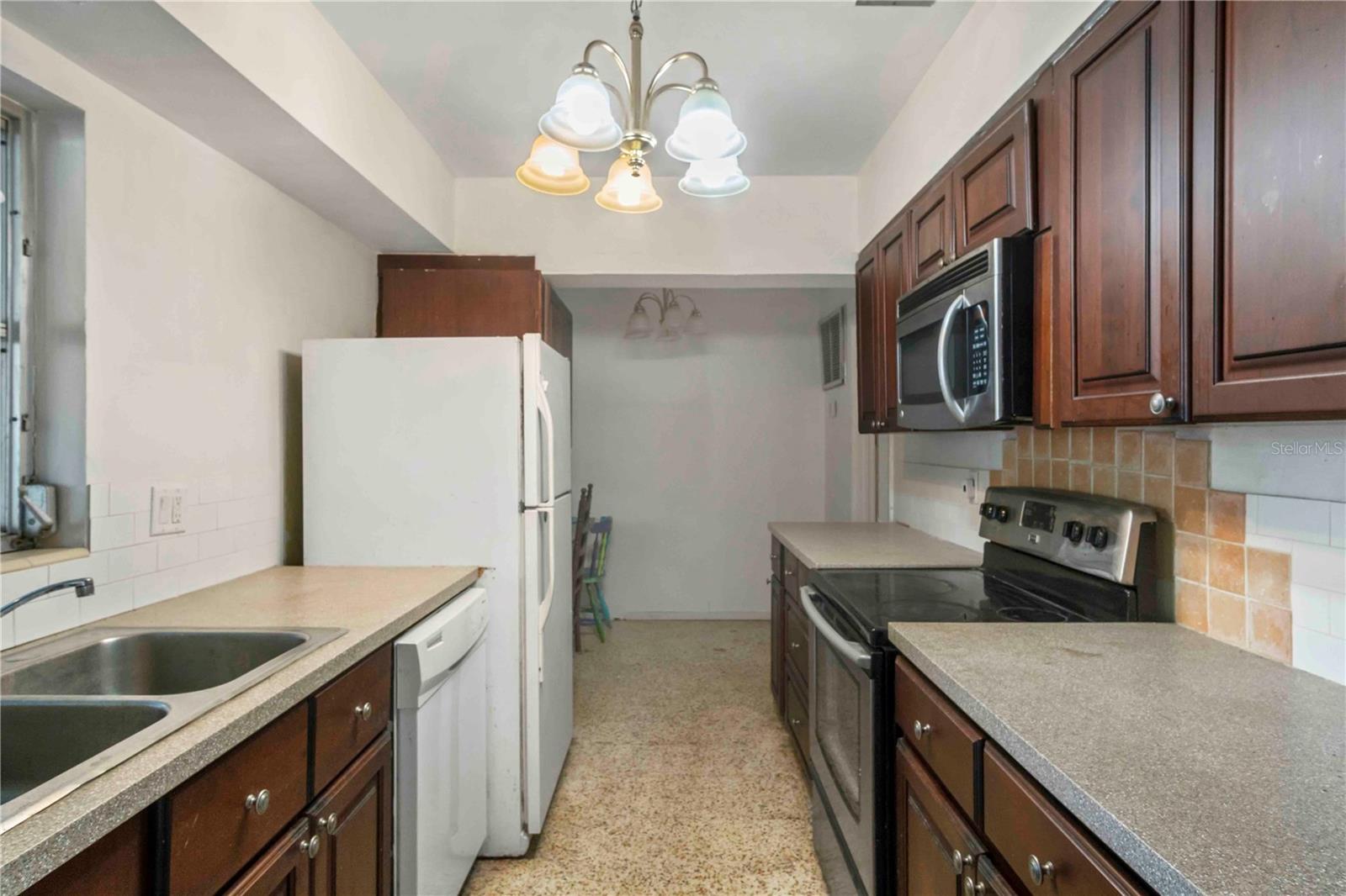 2695 East, Sarasota, FL 34239
