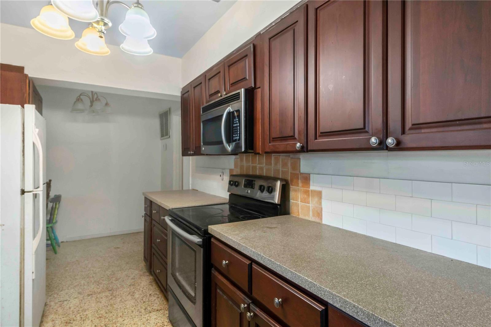2695 East, Sarasota, FL 34239