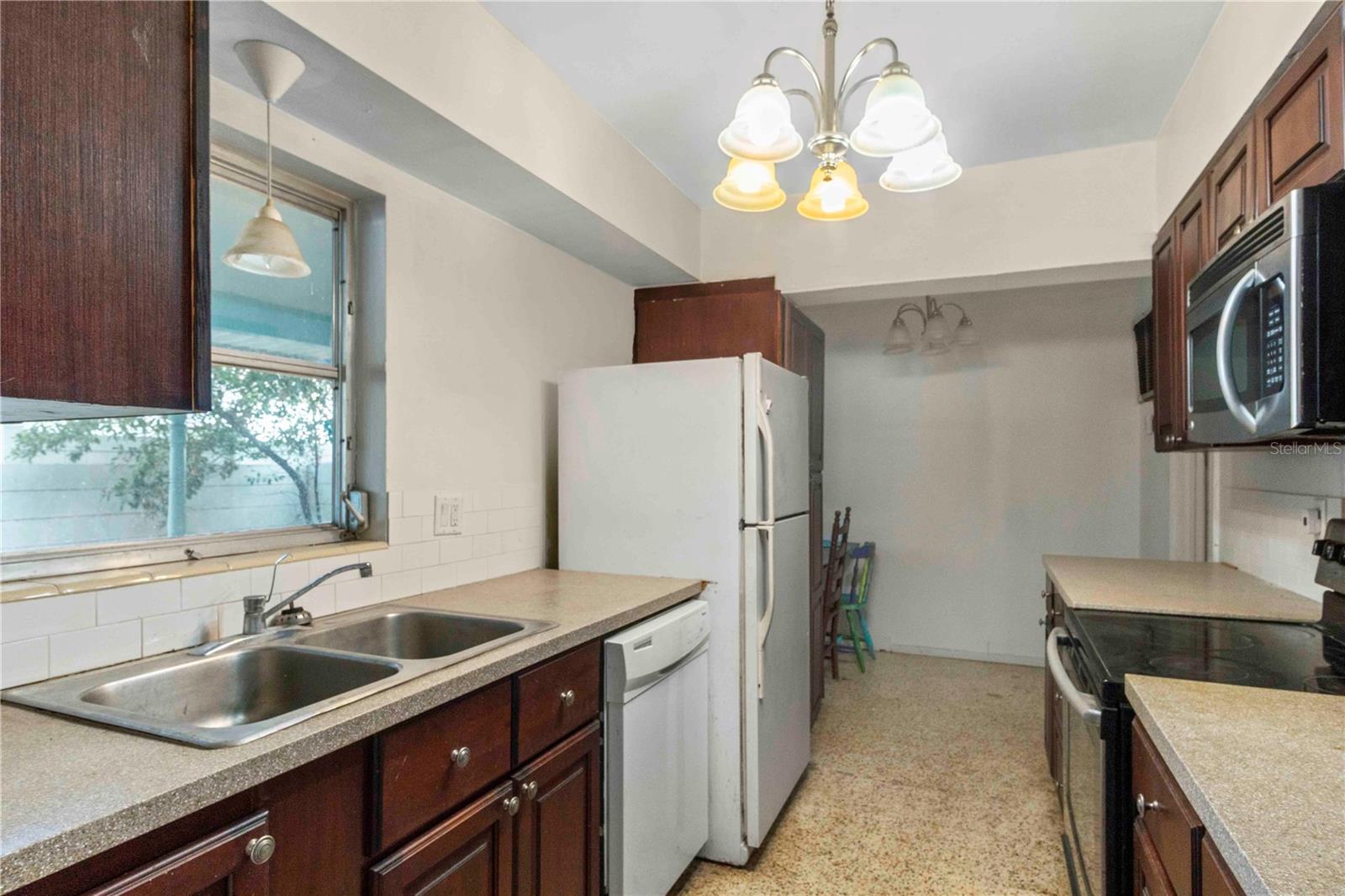 2695 East, Sarasota, FL 34239