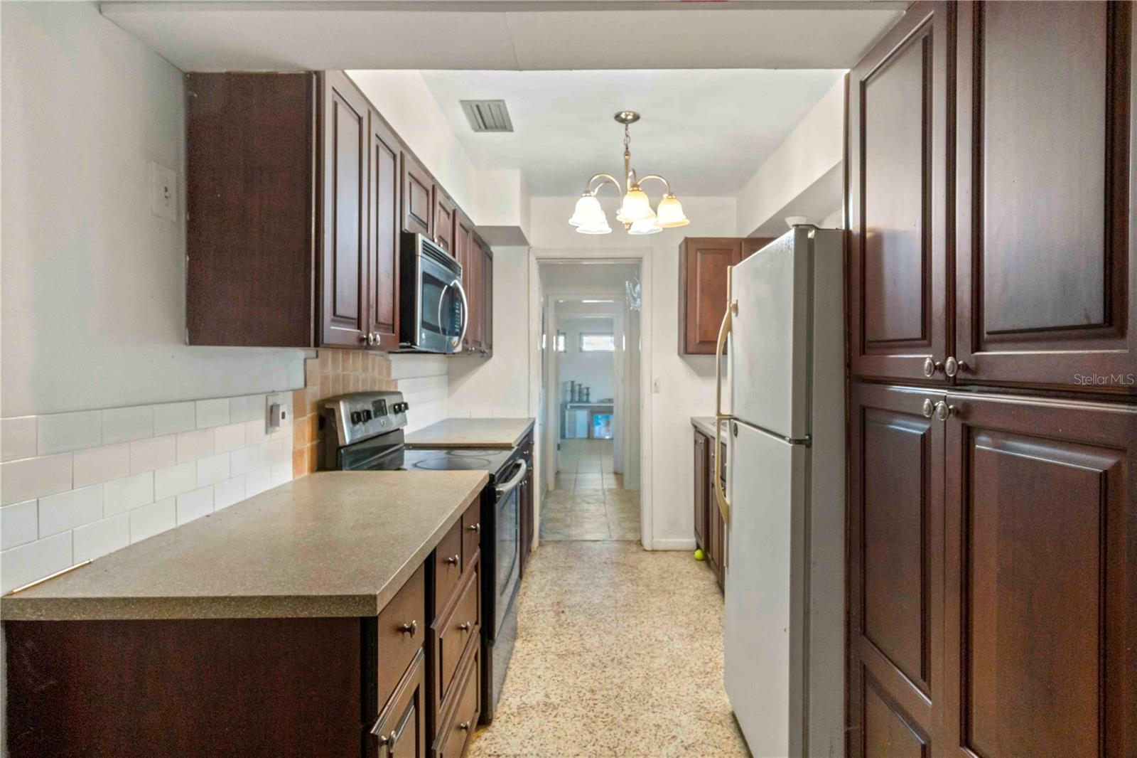 2695 East, Sarasota, FL 34239
