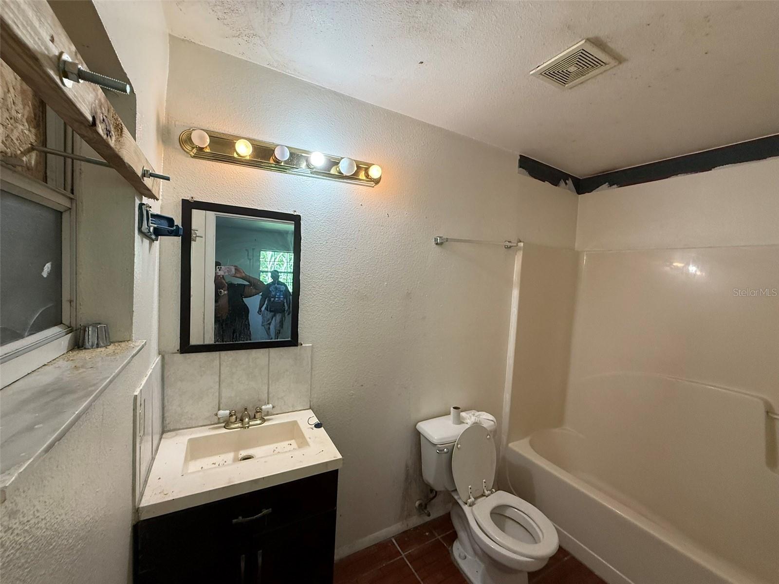 816 17th, Bradenton, FL 34208