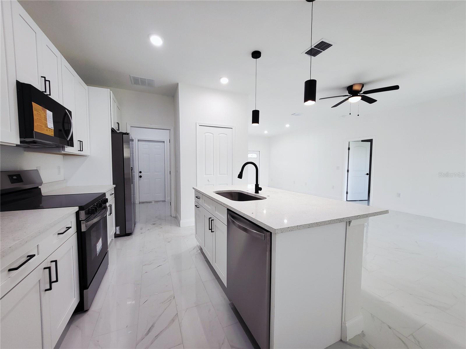 1098 Hammacher, Palm Bay, FL 32908