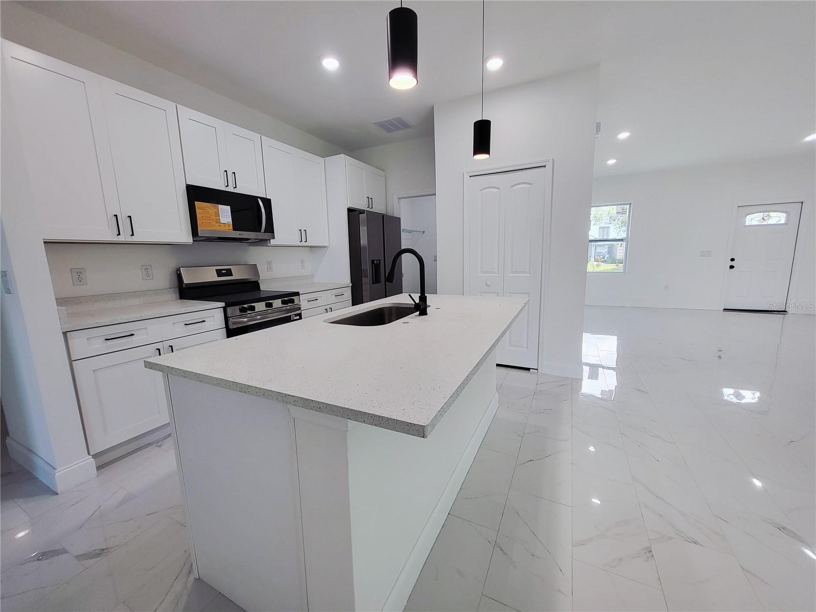 1098 Hammacher, Palm Bay, FL 32908