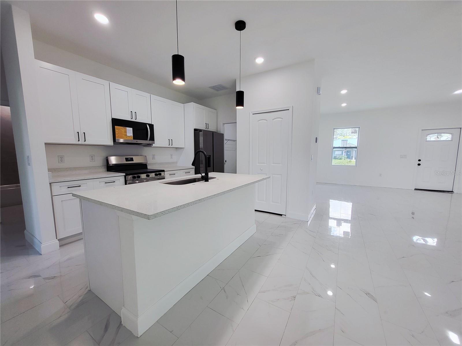 1098 Hammacher, Palm Bay, FL 32908