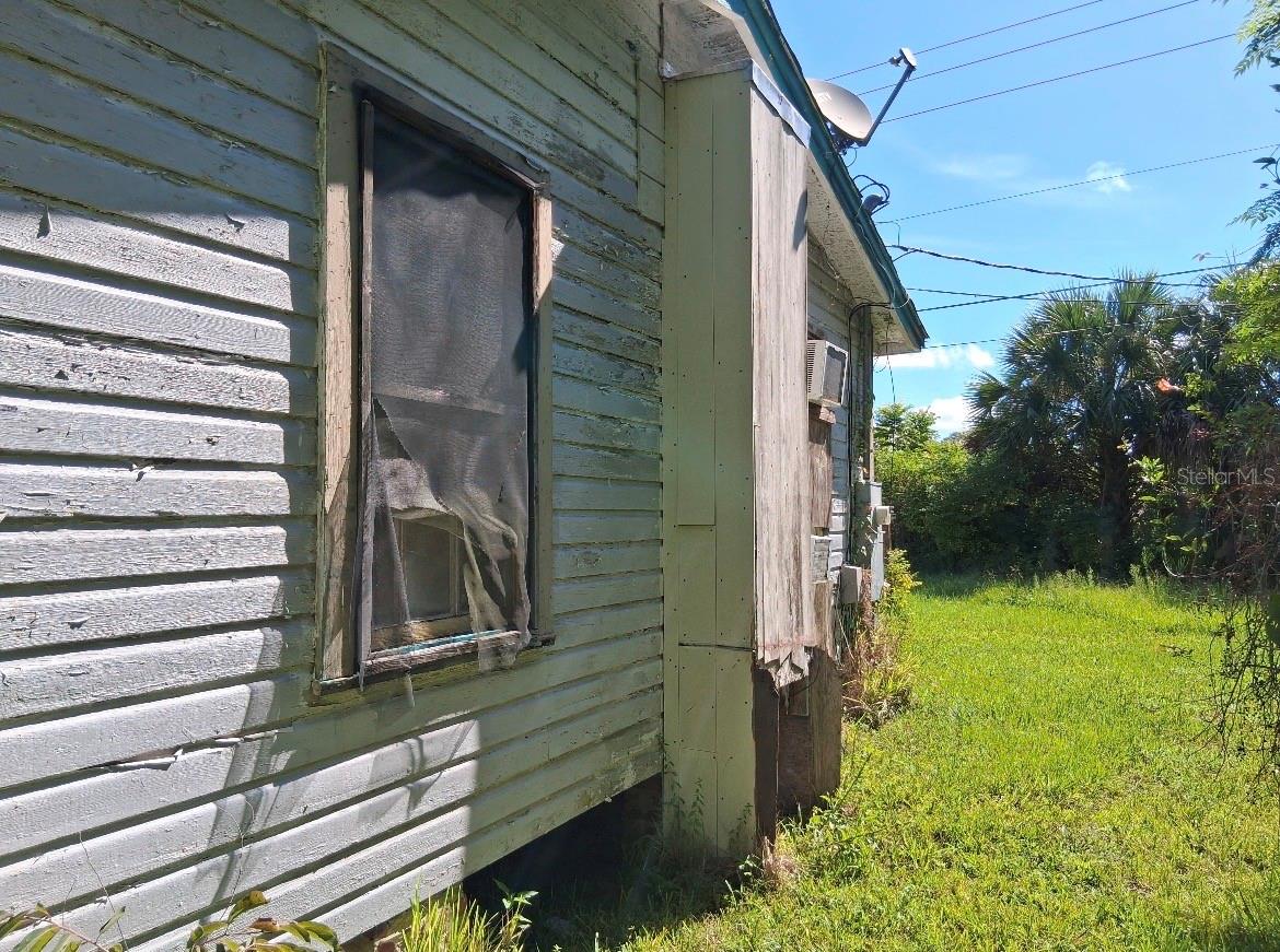 438 State Road 415, Osteen, FL 32764