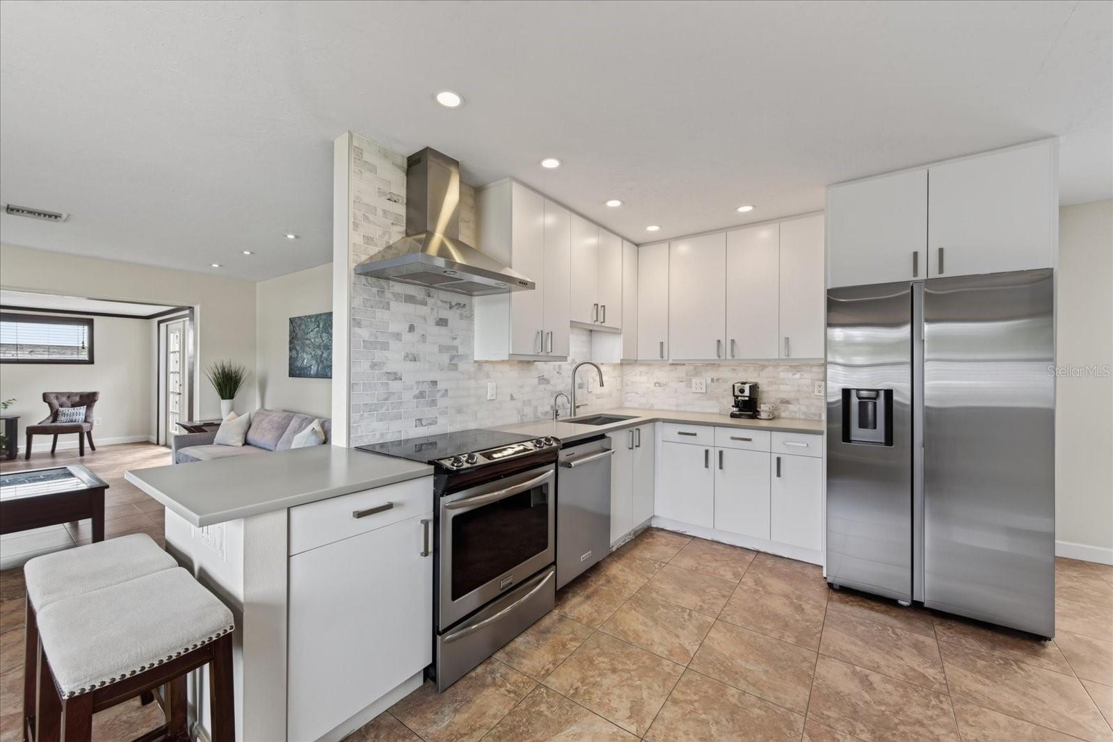 2350 Loma Linda, Sarasota, FL 34239