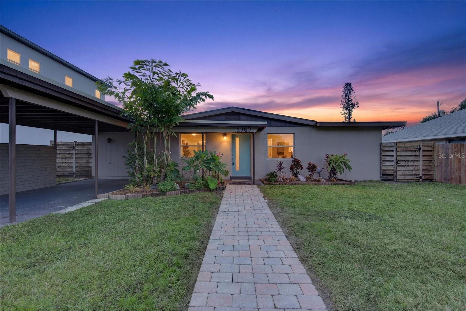 2350 Loma Linda, Sarasota, FL 34239