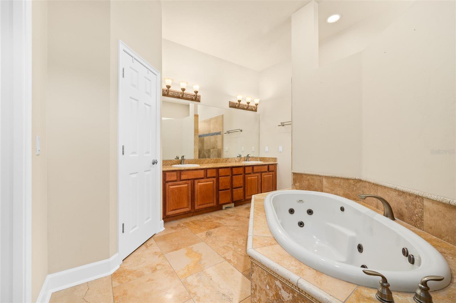 7560 White Oaks, Alachua, FL 32615