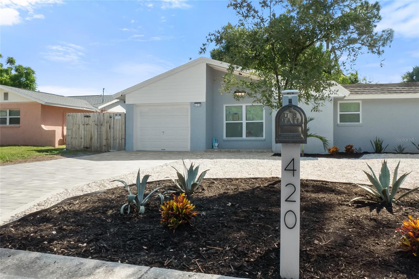420 Melody, Sarasota, FL 34237