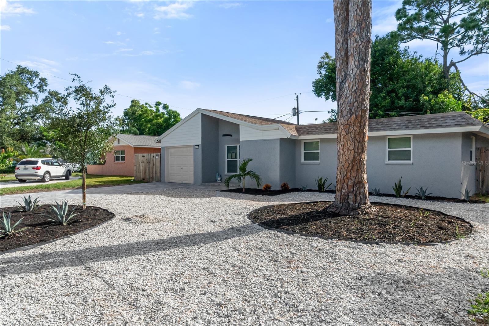 420 Melody, Sarasota, FL 34237