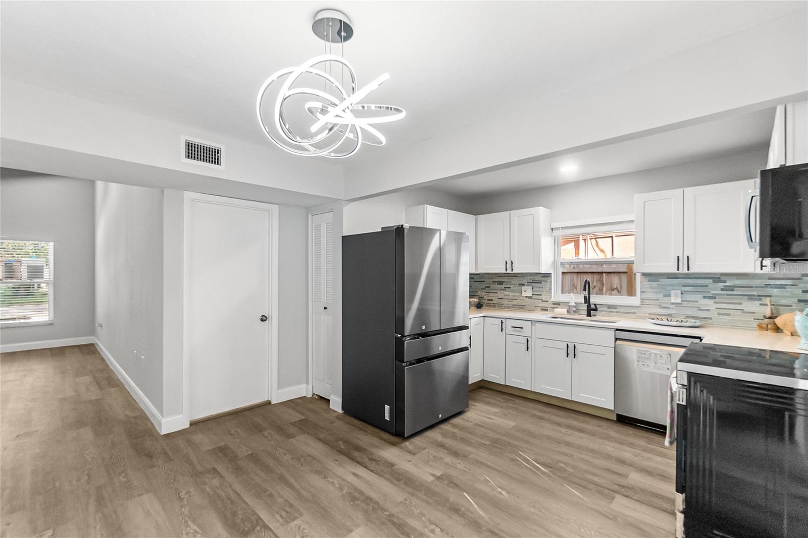 420 Melody, Sarasota, FL 34237