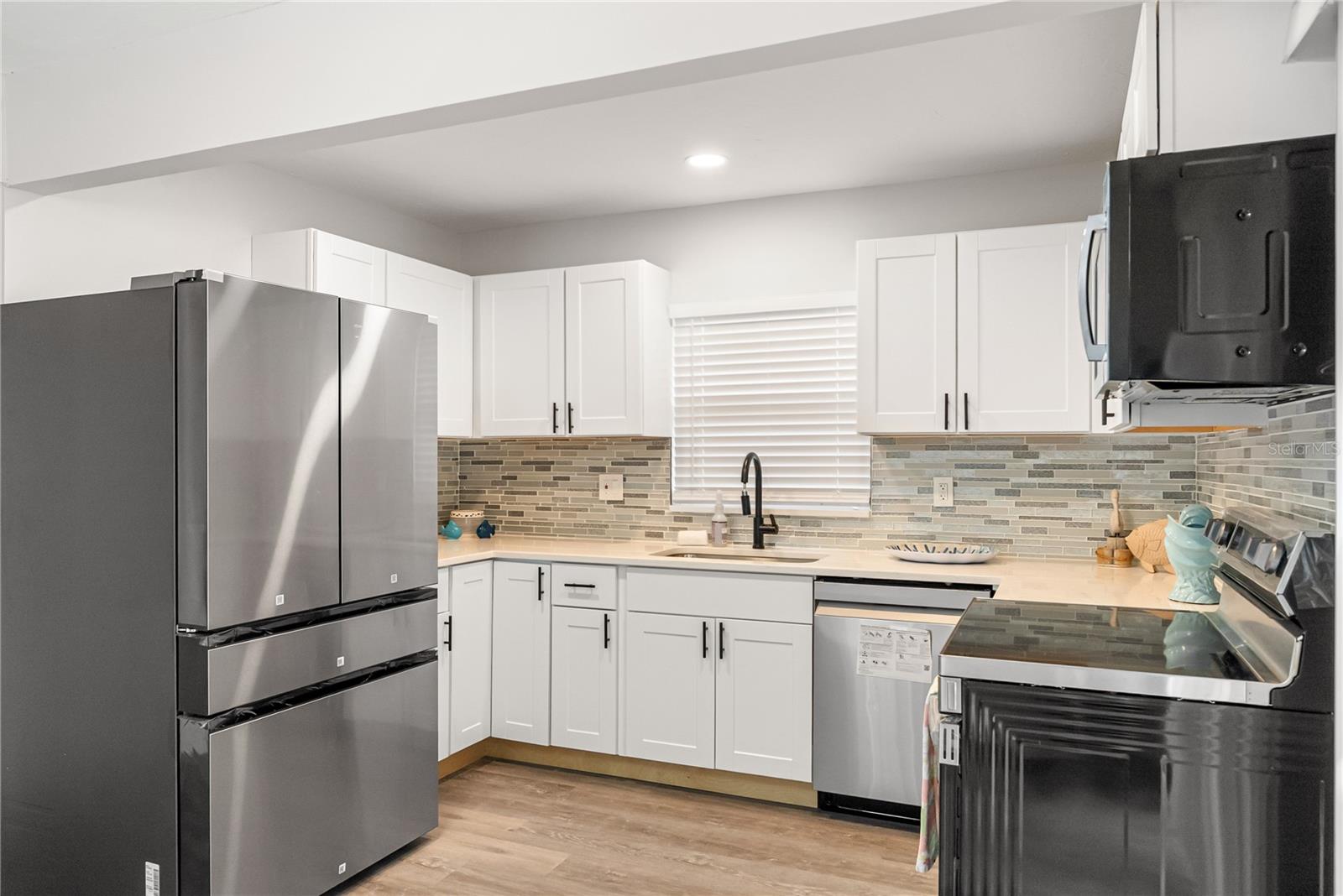 420 Melody, Sarasota, FL 34237