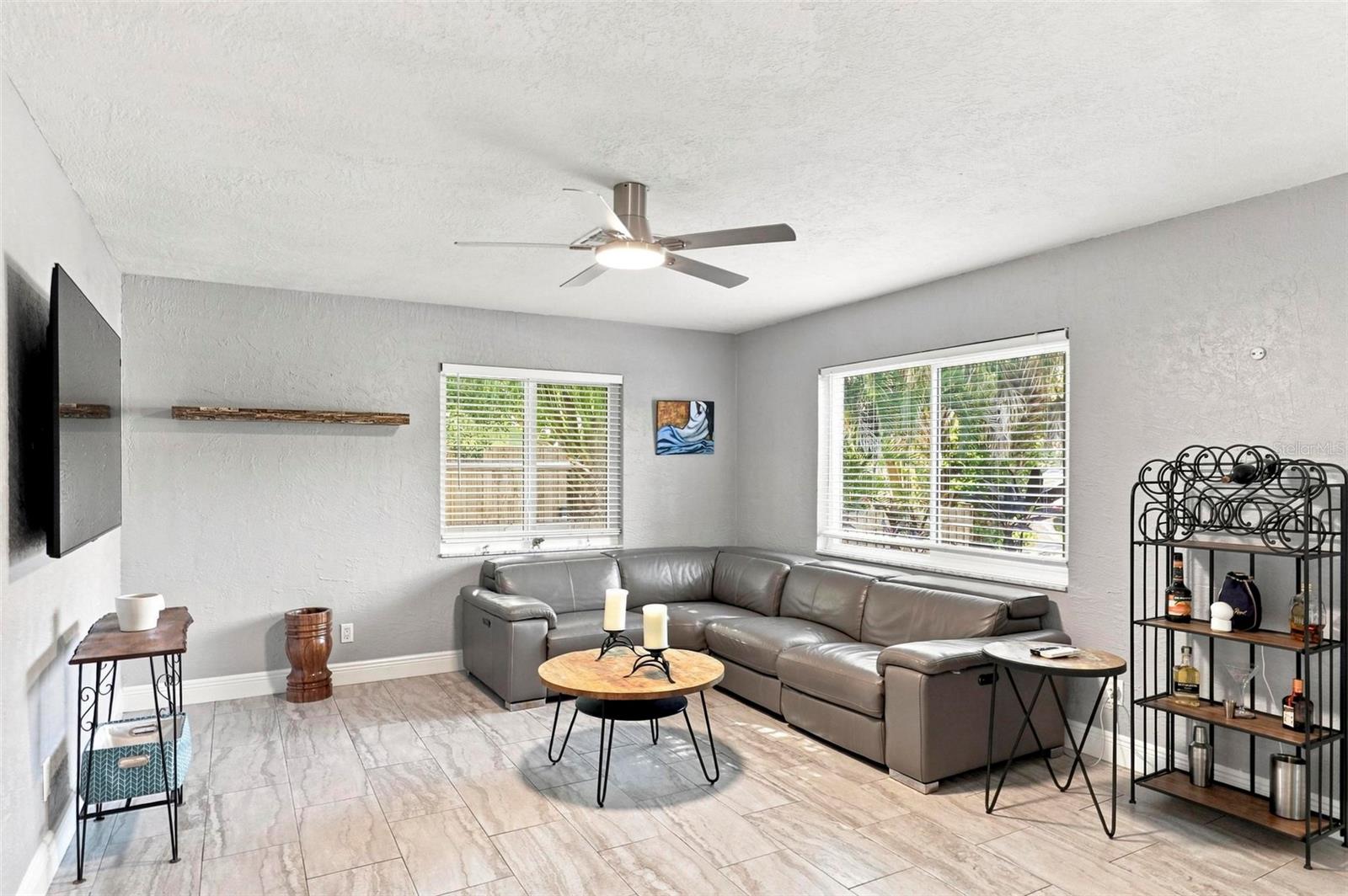 8028 25th, St Petersburg, FL 33710