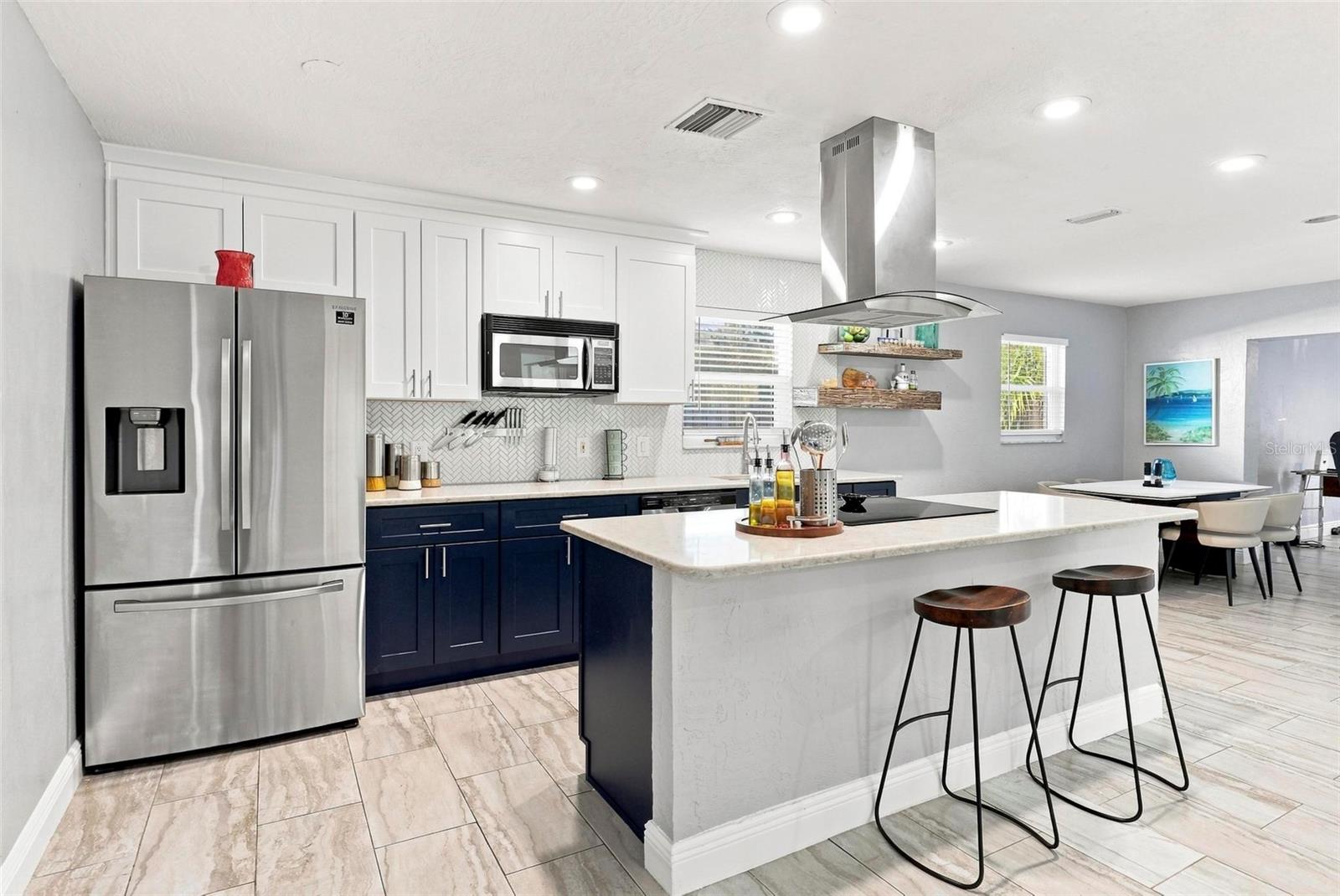 8028 25th, St Petersburg, FL 33710