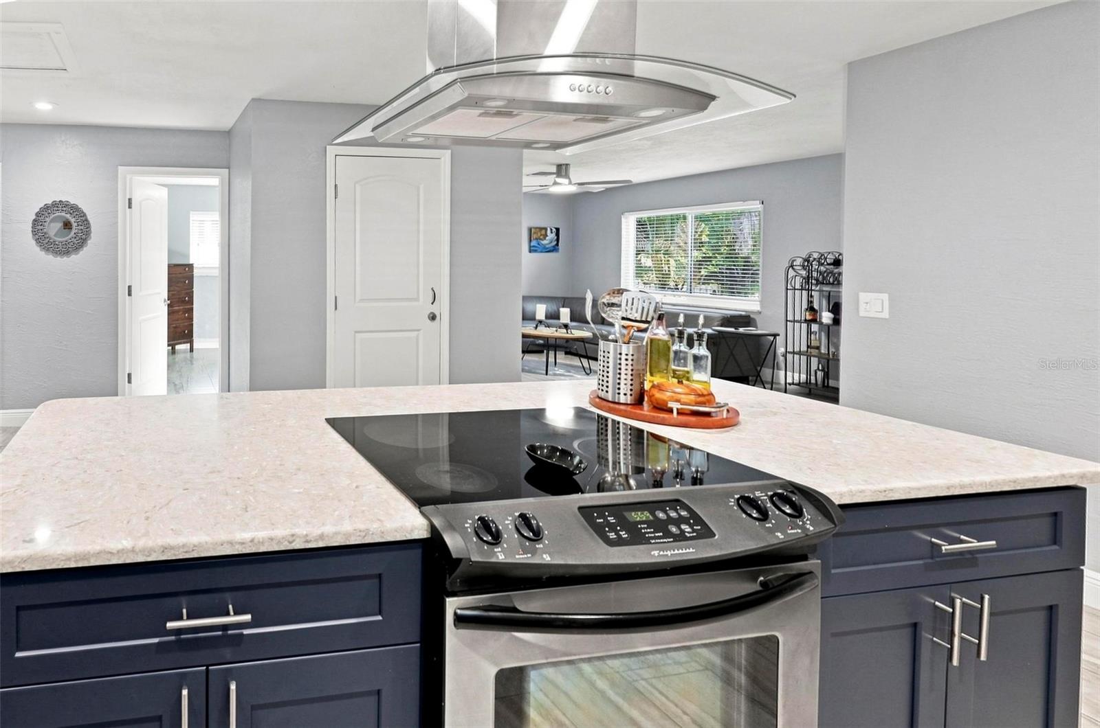 8028 25th, St Petersburg, FL 33710
