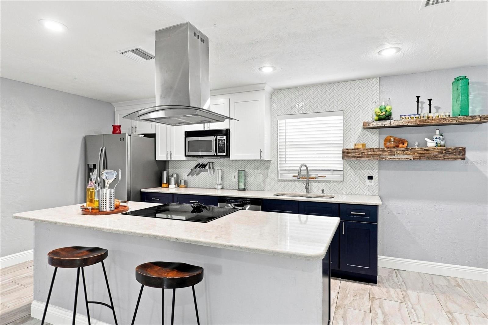 8028 25th, St Petersburg, FL 33710