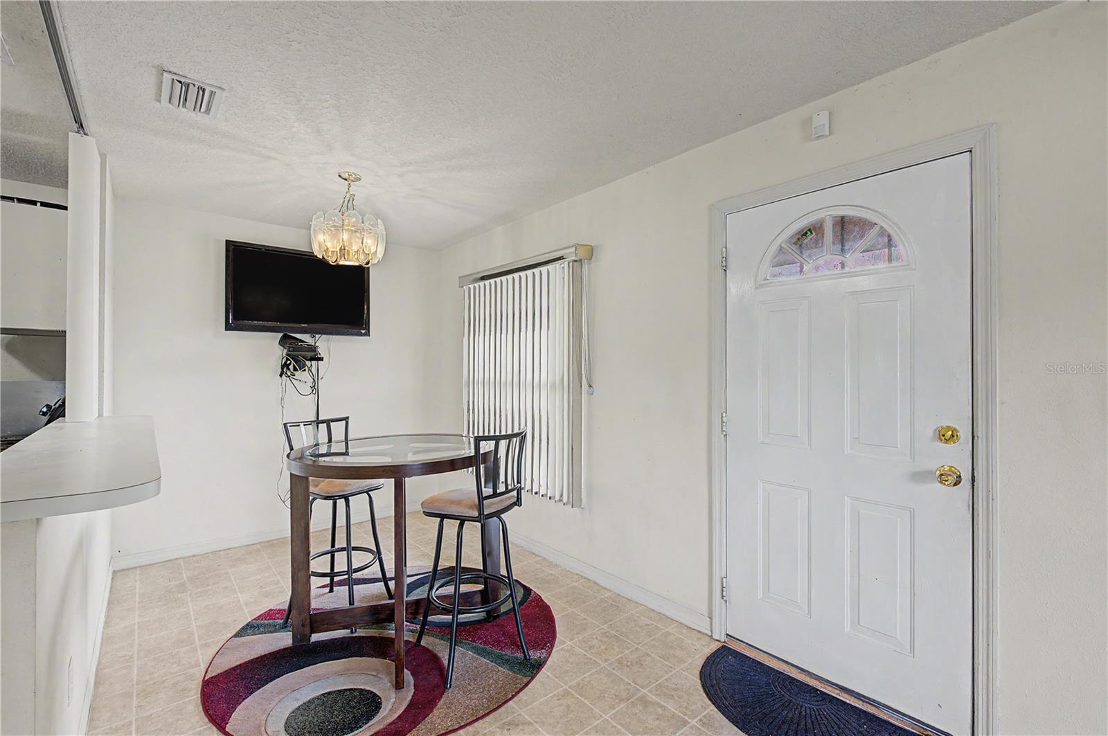 2423 Okara, Tampa, FL 33612