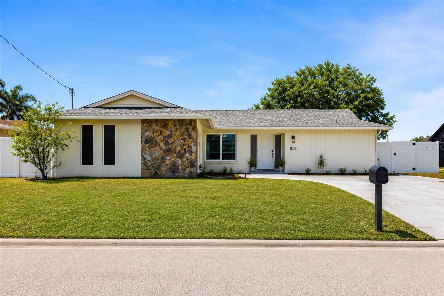 814 Ellicott, Port Charlotte, FL 33952
