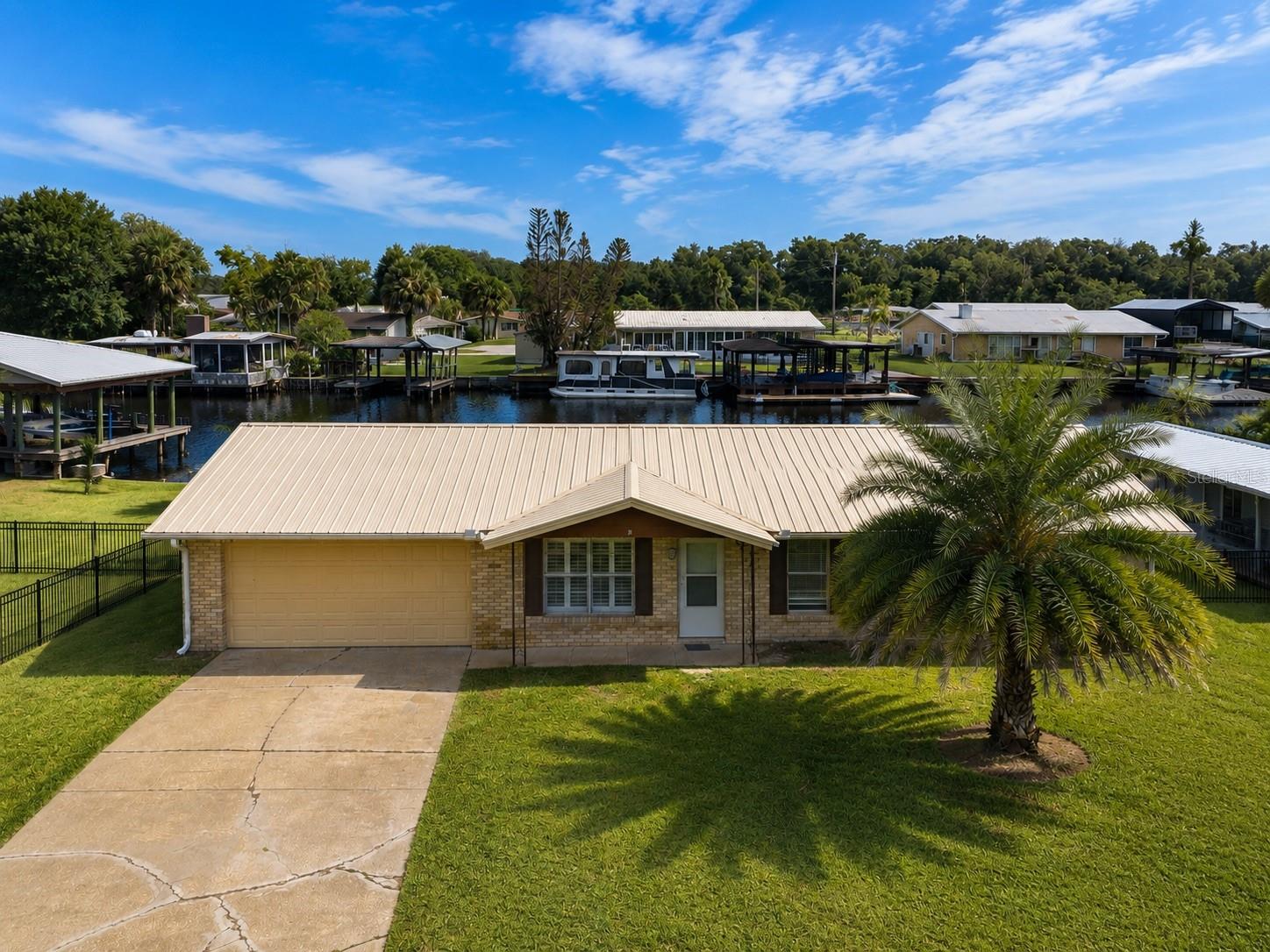 1636 Juno, Astor, FL 32102
