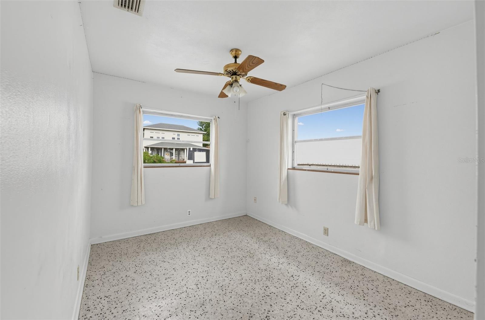3913 Cass, Tampa, FL 33609