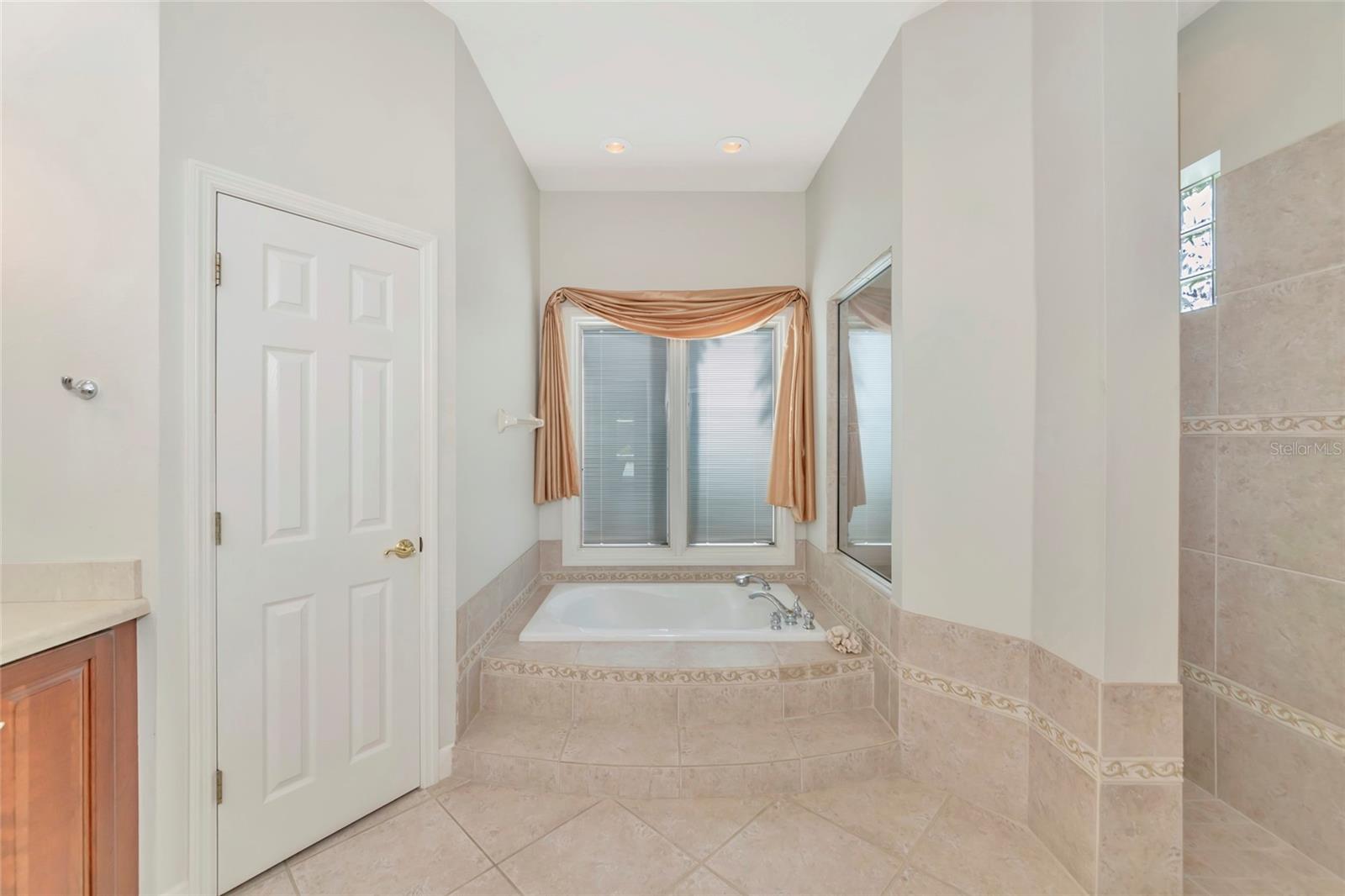 4834 88th, Bradenton, FL 34211