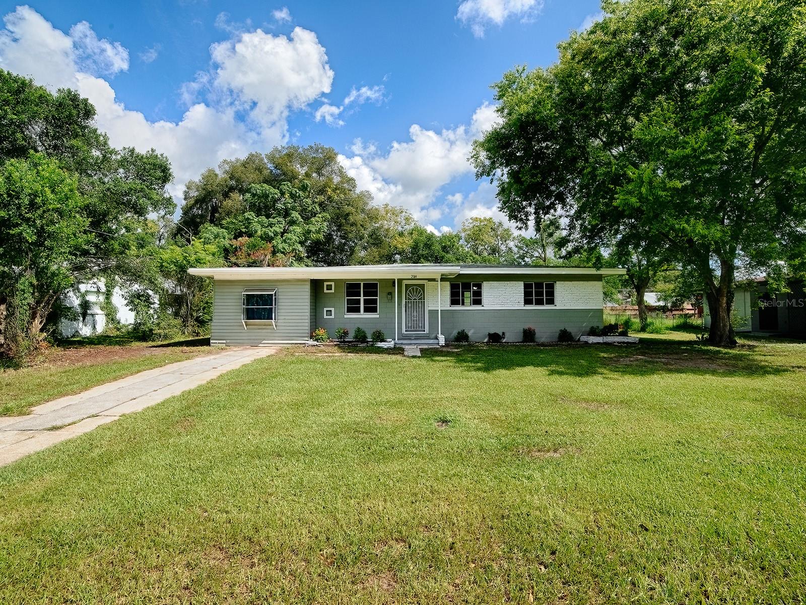 2014 Helms, Leesburg, FL 34748