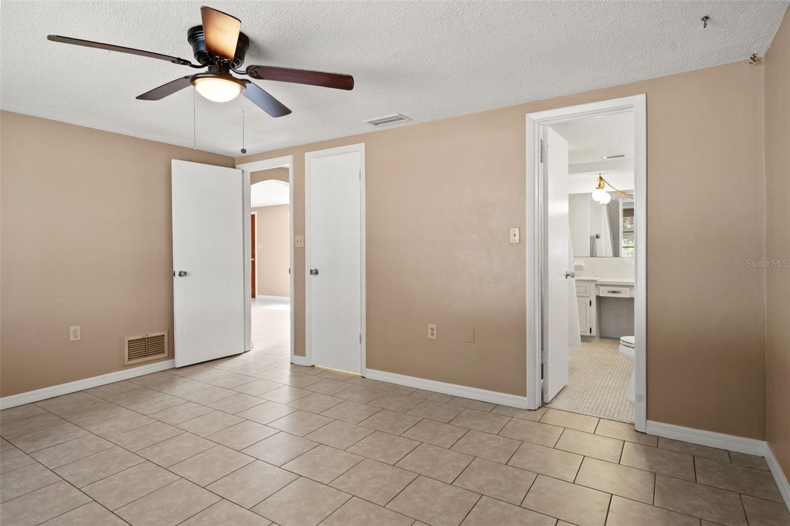 9926 Lakeside, Port Richey, FL 34668