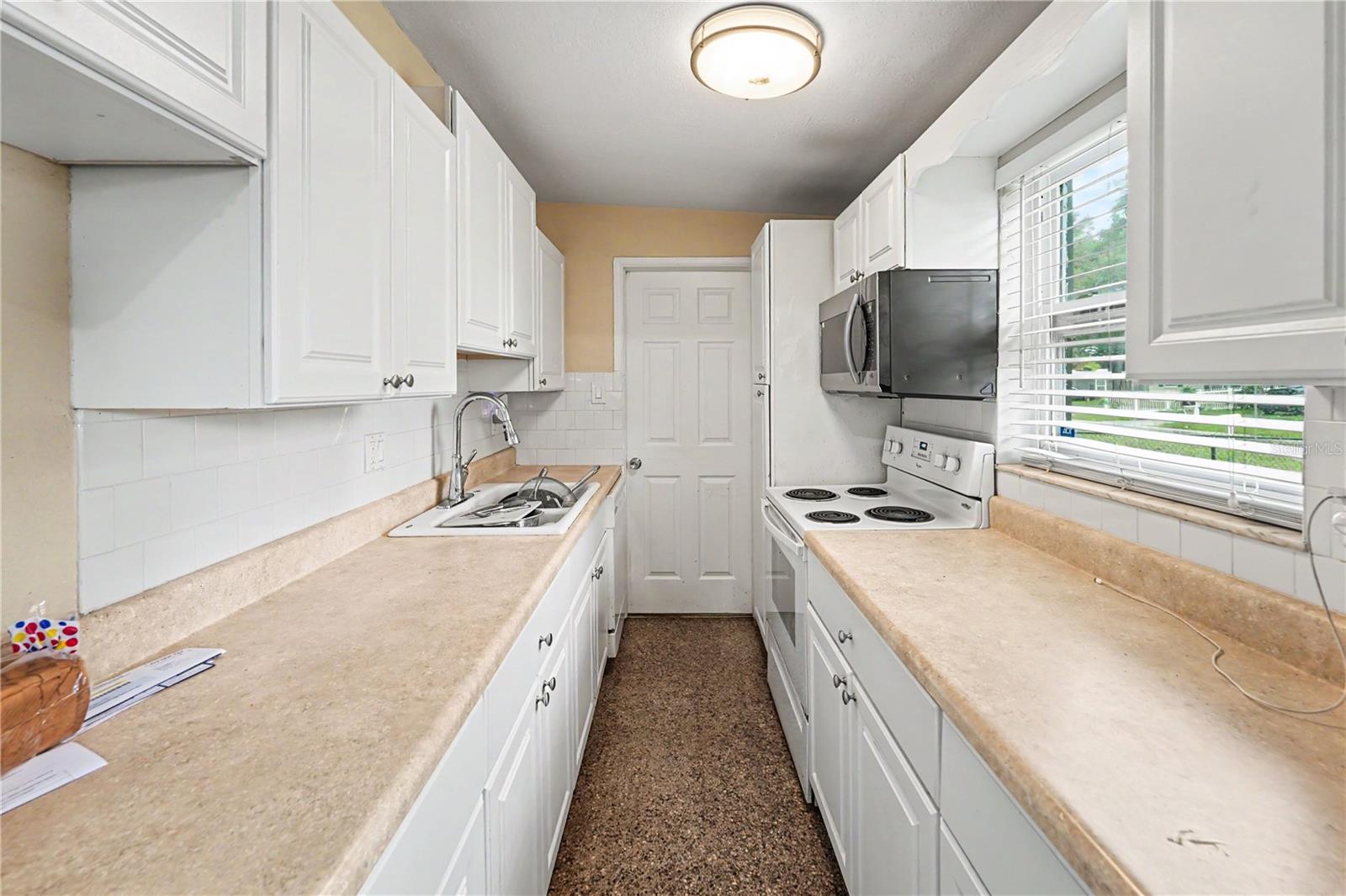 8490 92nd Ter, Seminole, FL 33777