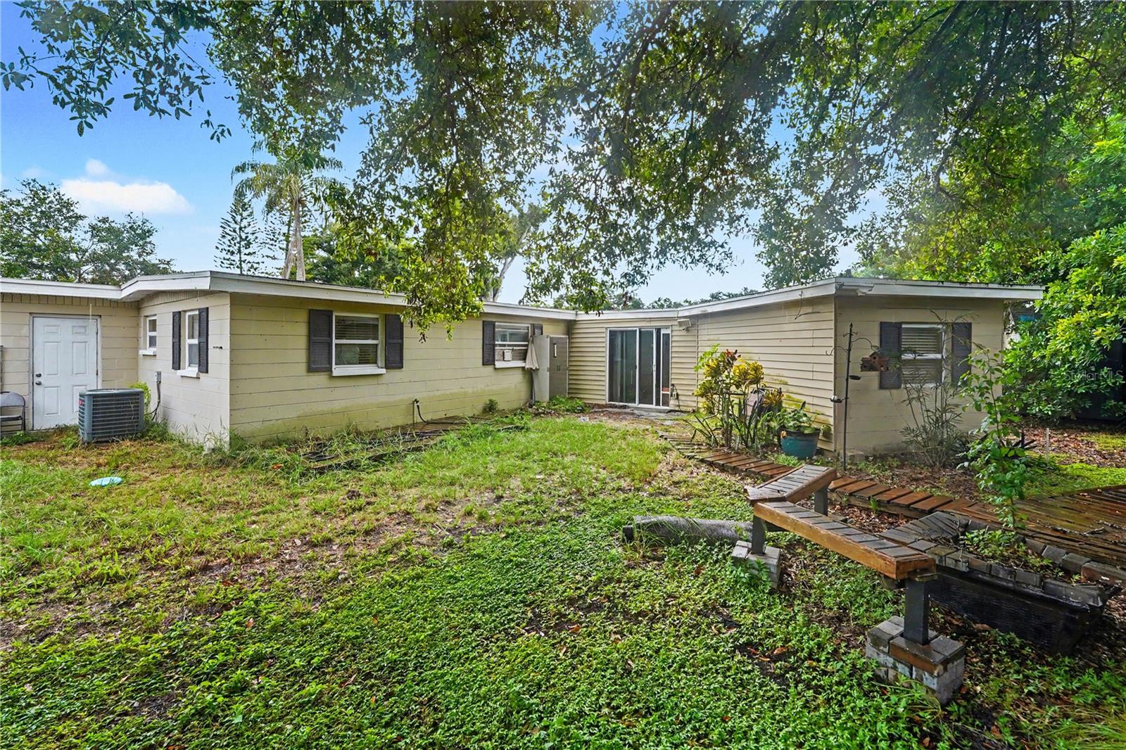 8490 92nd Ter, Seminole, FL 33777