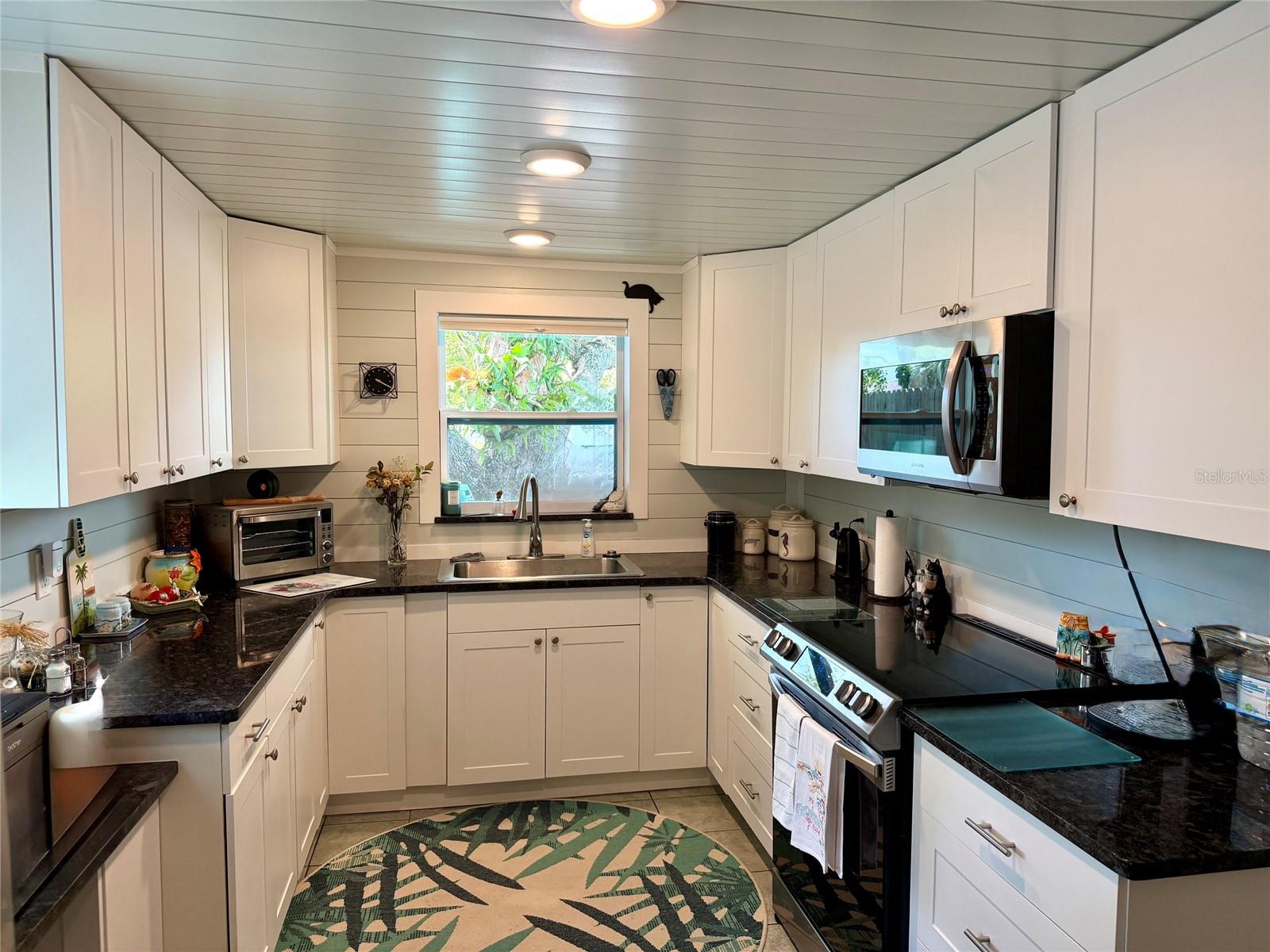 7004 Rockwood Dr, Port Richey, FL 34668