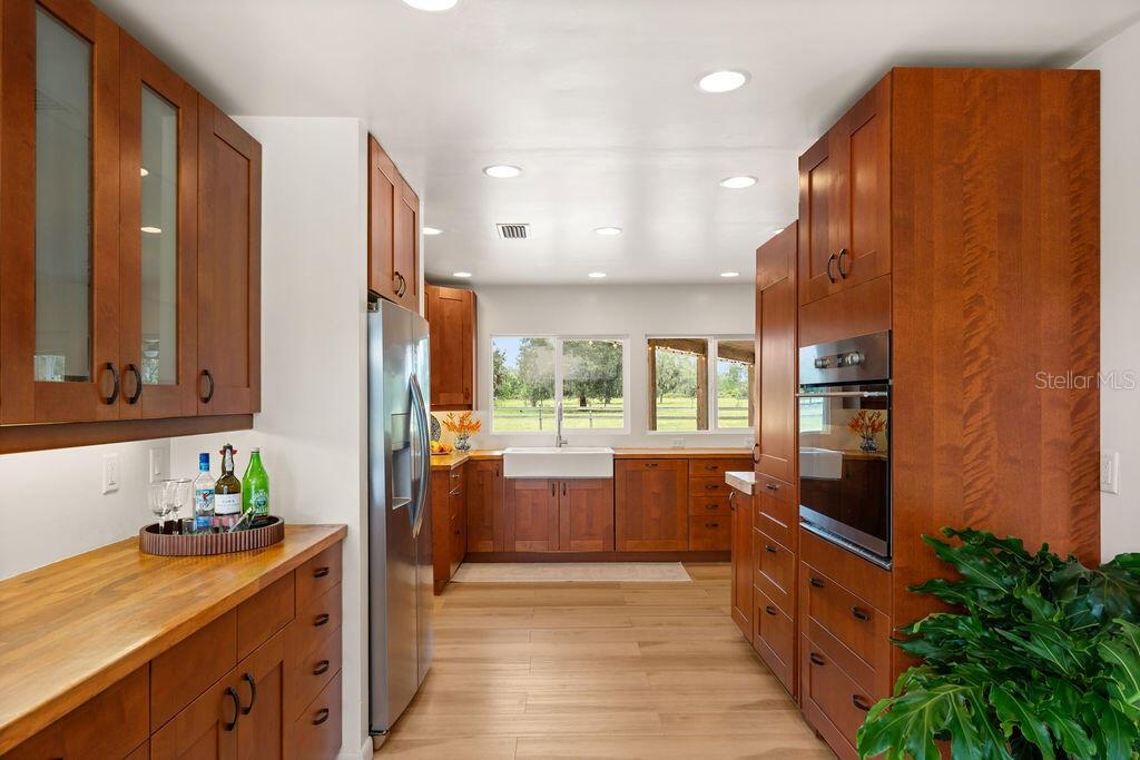 5240 Myakka Valley, Sarasota, FL 34241