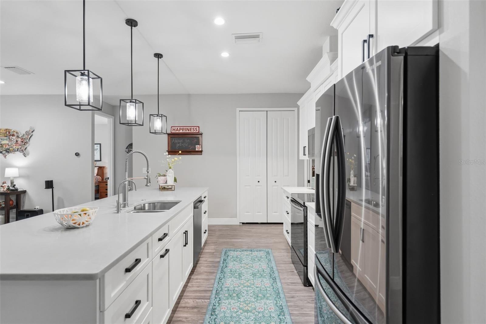 7859 40th, St Petersburg, FL 33709