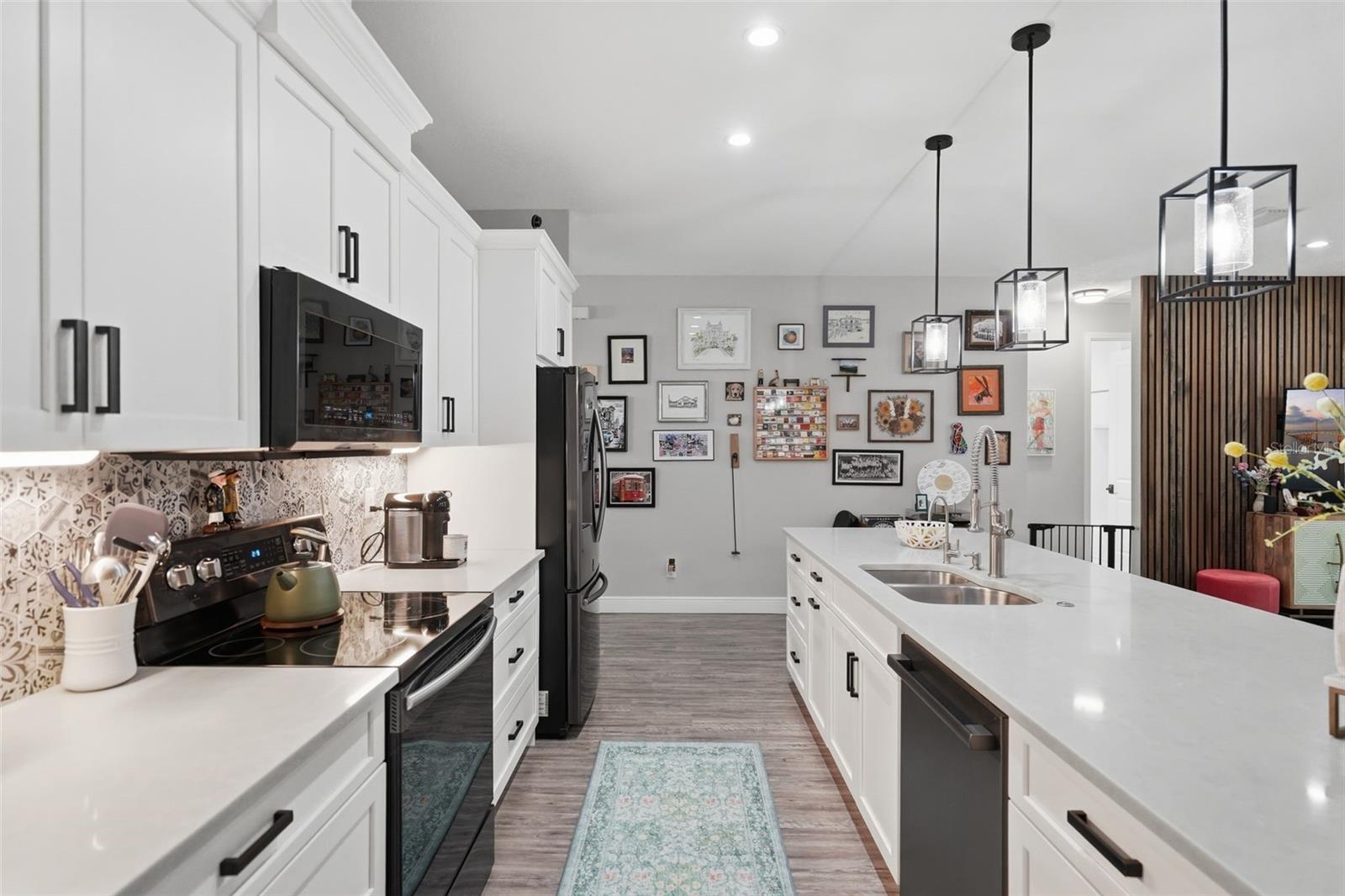 7859 40th, St Petersburg, FL 33709