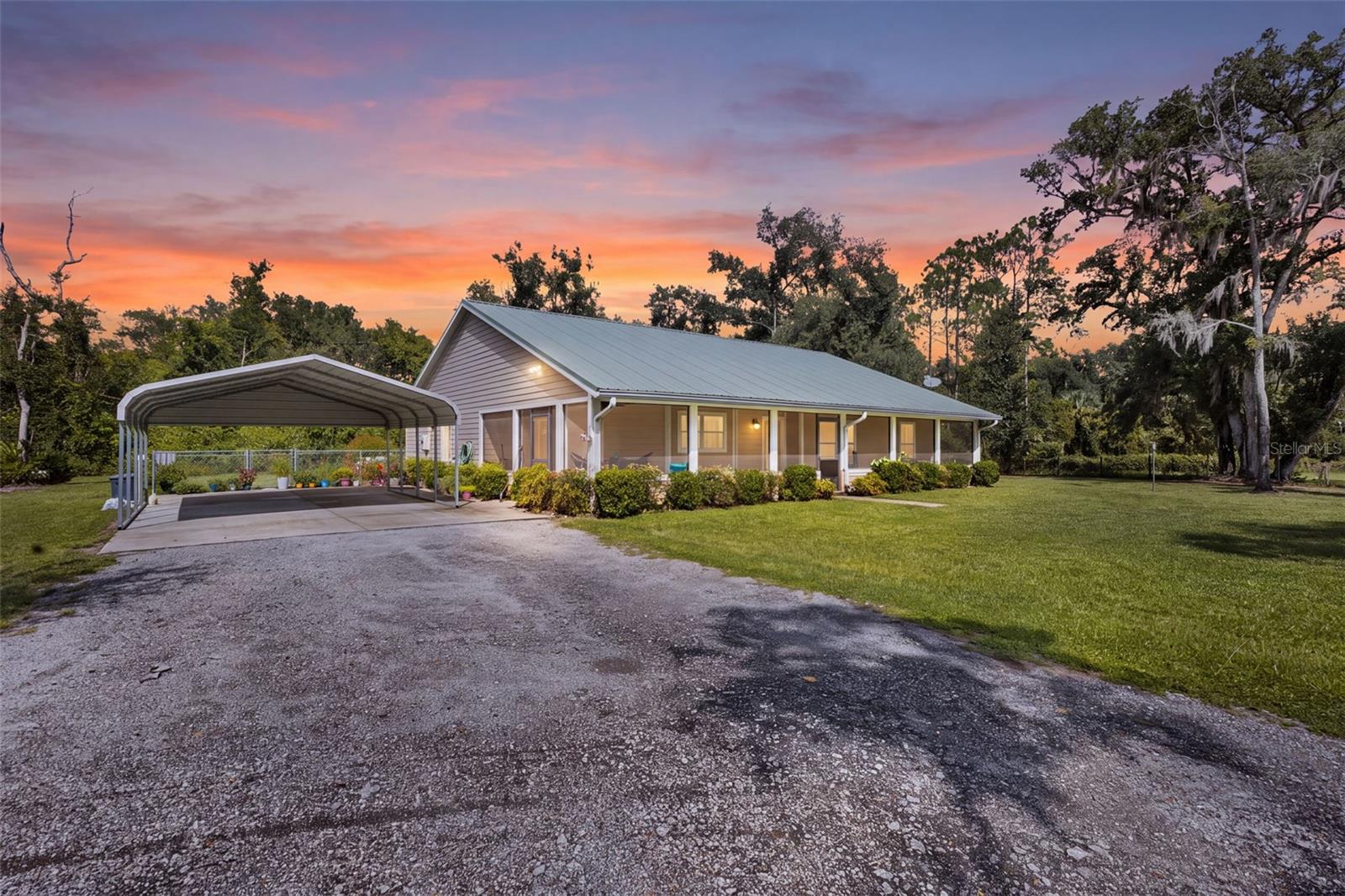 303 290th, Old Town, FL 32680