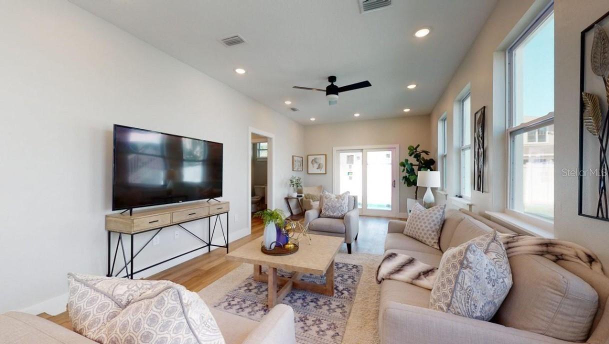 5113 12th, St Petersburg, FL 33710