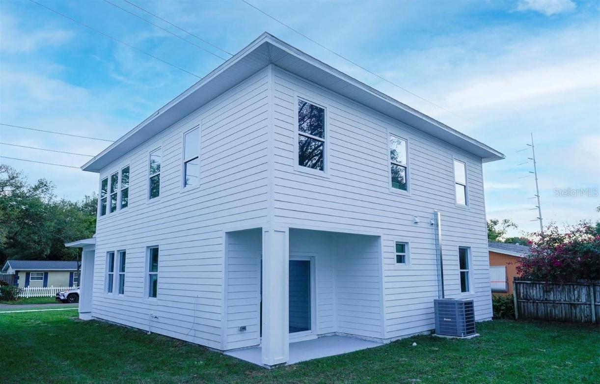 5113 12th, St Petersburg, FL 33710