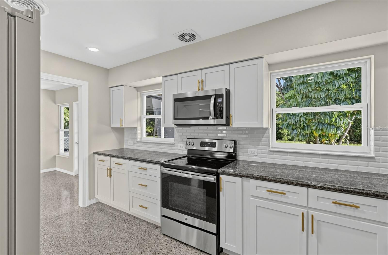 5825 21st, Gulfport, FL 33707