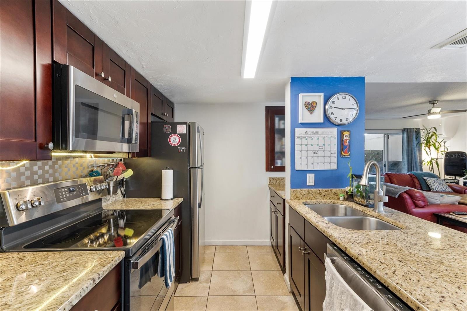 903 Byron, Sarasota, FL 34243