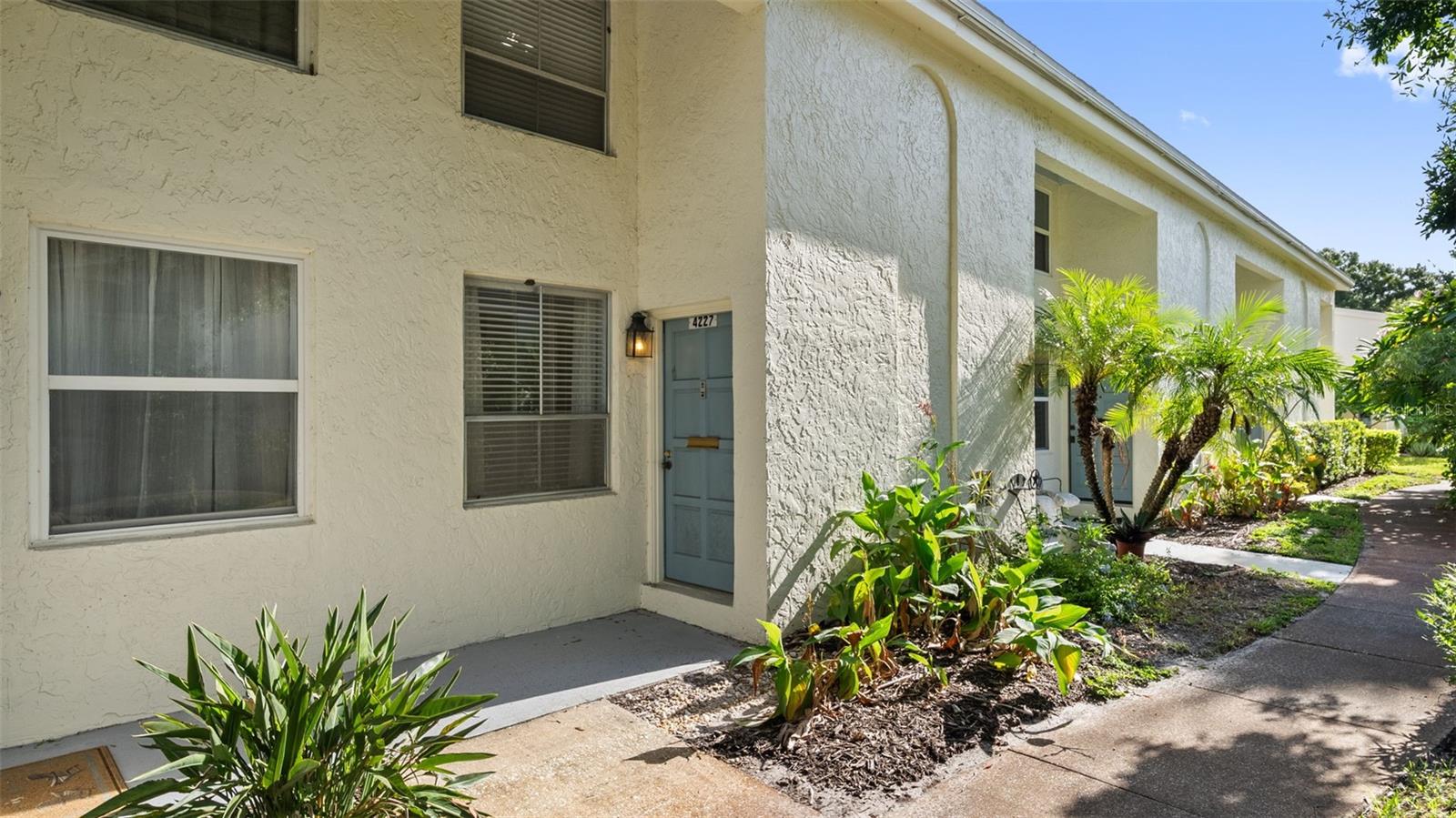 4227 La Palma, Tampa, FL 33611
