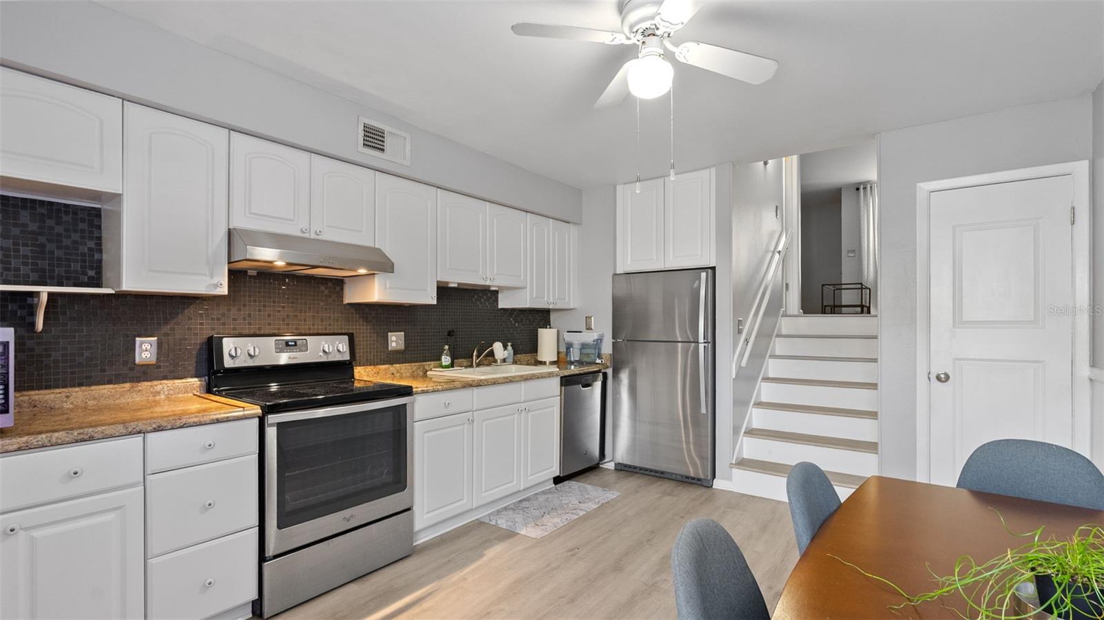 4227 La Palma, Tampa, FL 33611
