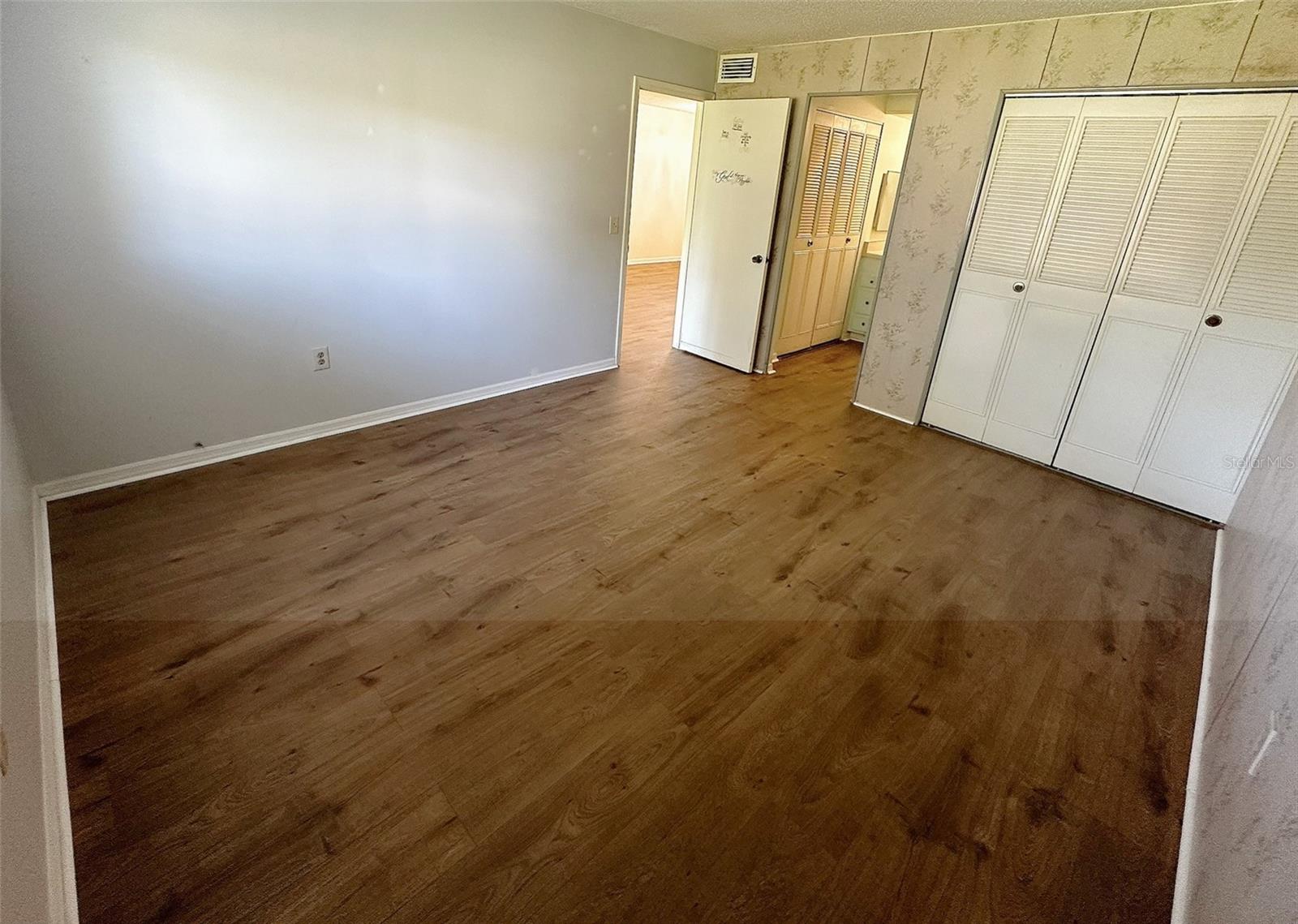1279 Mission Hills, Clearwater, FL 33759