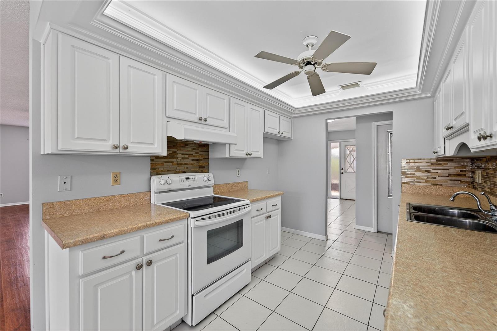 1417 Ingram Unit 79, Sun City Center, FL 33573