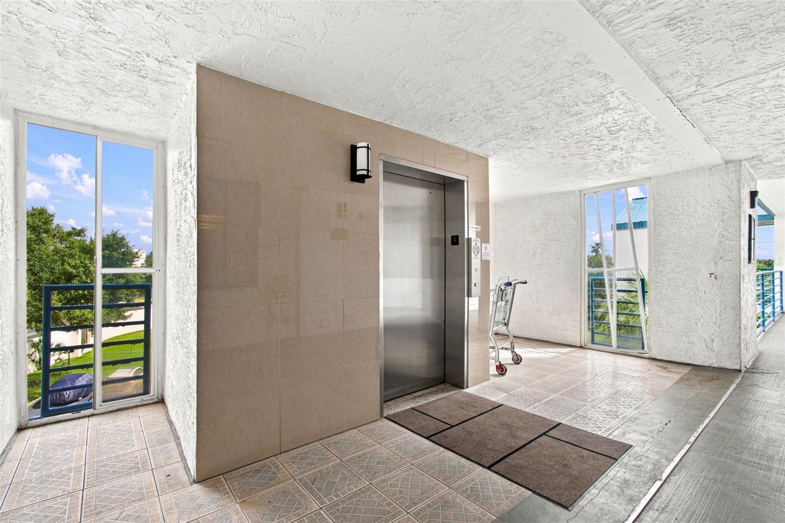 2424 Tampa Bay Unit L404, Tampa, FL 33607